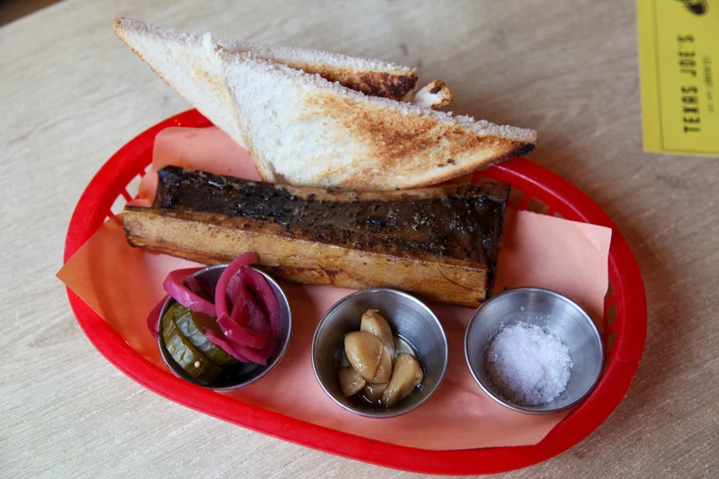 Texas Joe’s Bone marrow, confit garlic